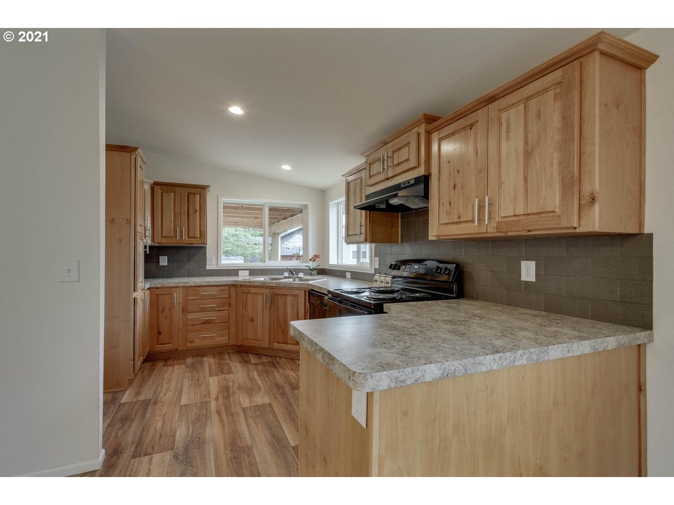 18780 South Central Point Road, Unit 8C Oregon City, OR 97045 - Photo 7 of 25 Gallery Image 7