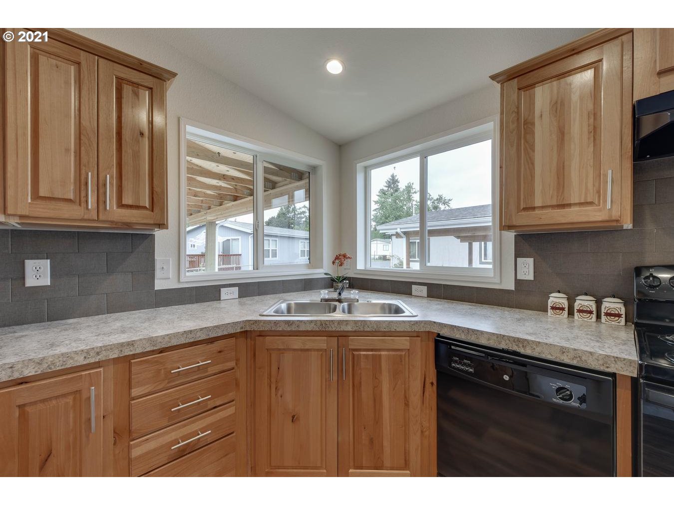 18780 South Central Point Road, Unit 8C Oregon City, OR 97045 - Photo 8 of 25 Gallery Image 8