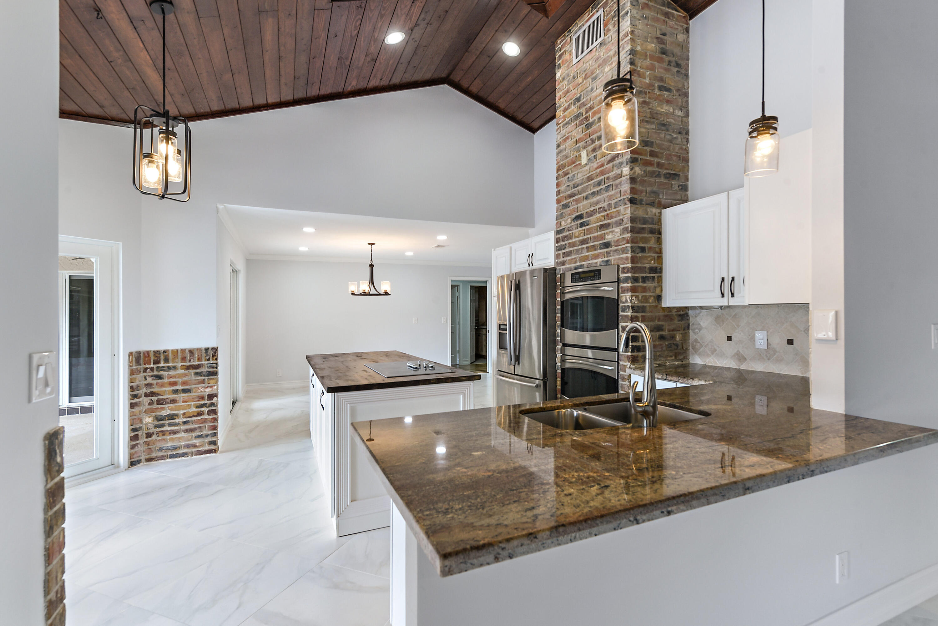 3010 St James Drive Boca Raton, FL 33434 - Photo 6 of 17 Kitchen