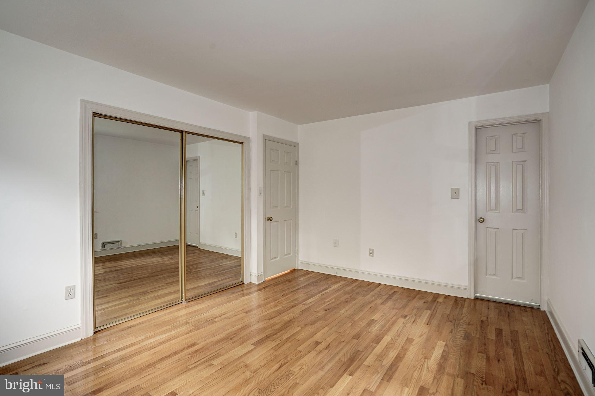 6201 Tyner Street Springfield, VA 22152 - Photo 18 of 30 Bedroom (Master): En-suite Bath