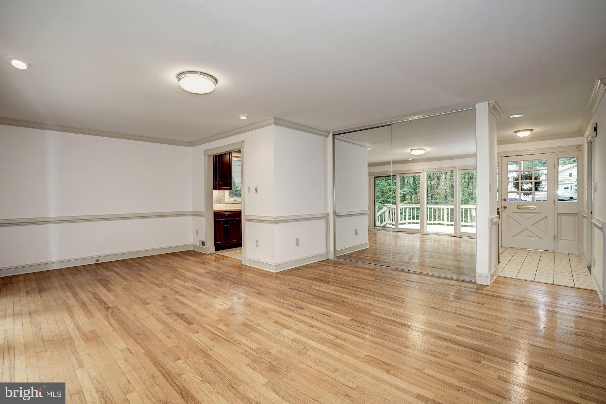 6201 Tyner Street Springfield, VA 22152 - Photo 5 of 30 Living Room