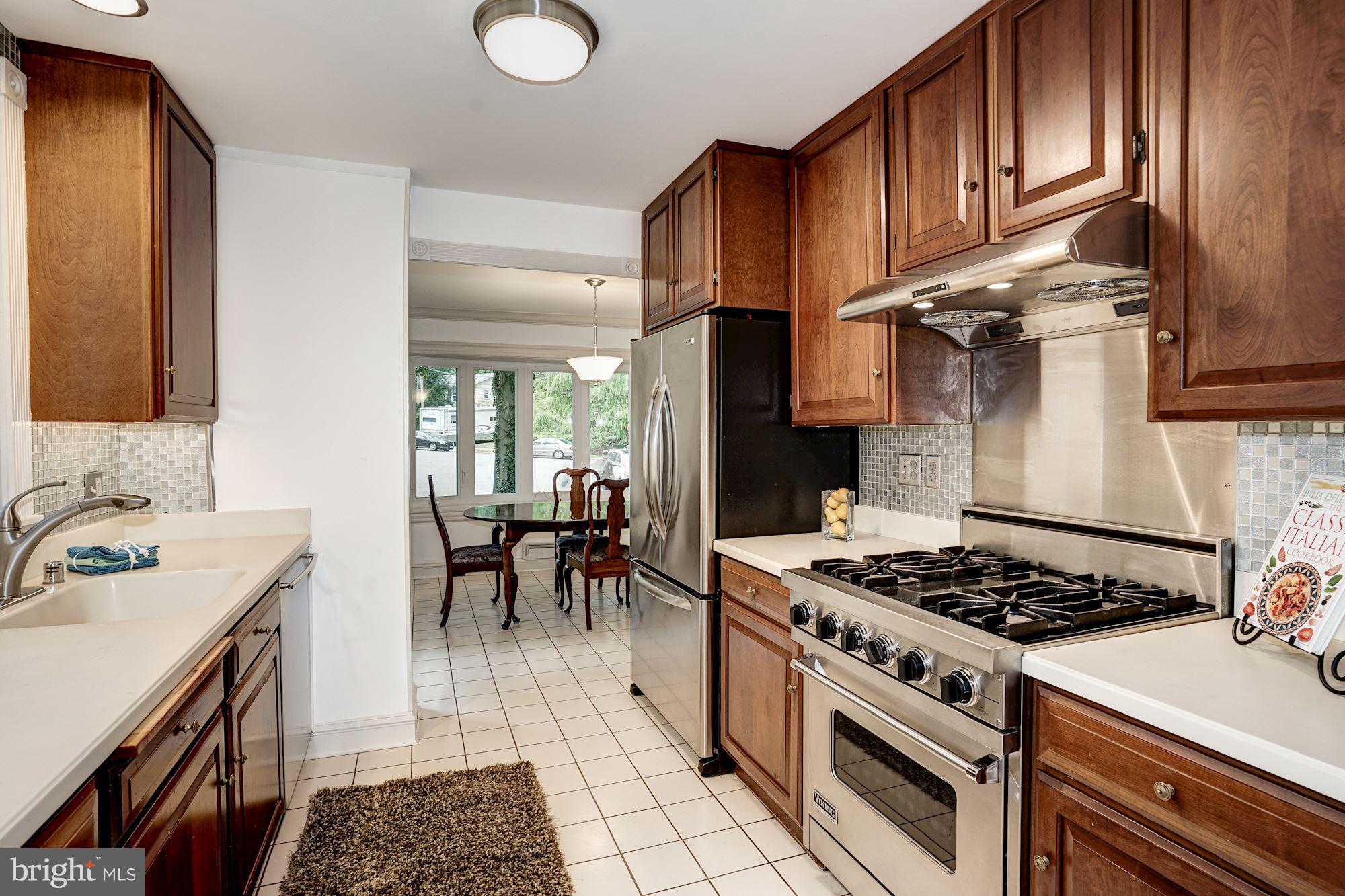 6201 Tyner Street Springfield, VA 22152 - Photo 9 of 30 Kitchen