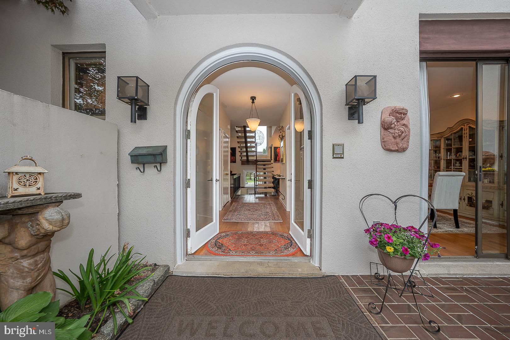 7 Brettagne, Unit 7 Devon, PA 19333 - Photo 2 of 48 Front entrance