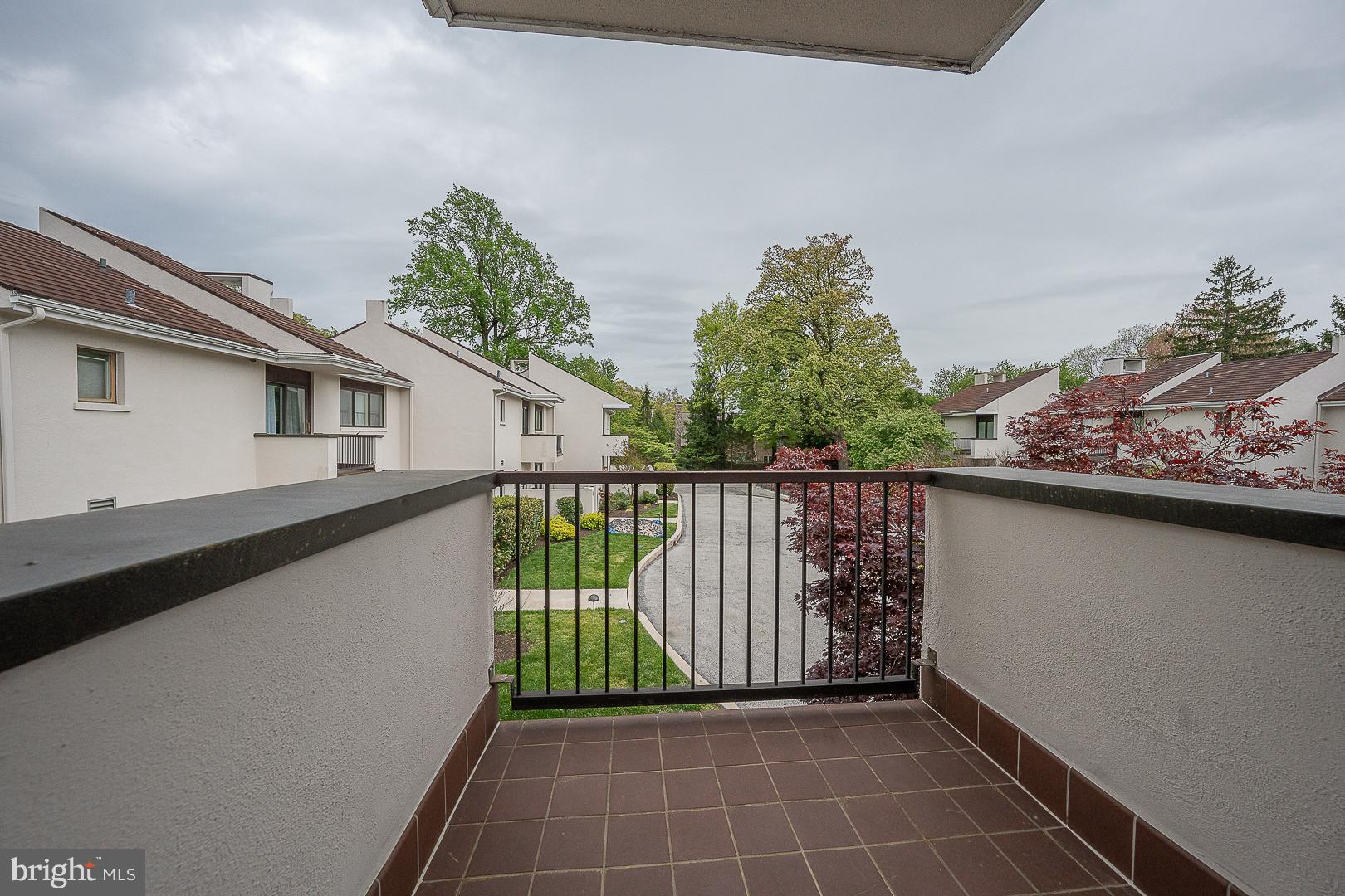 7 Brettagne, Unit 7 Devon, PA 19333 - Photo 27 of 48 Balcony located off the Primary