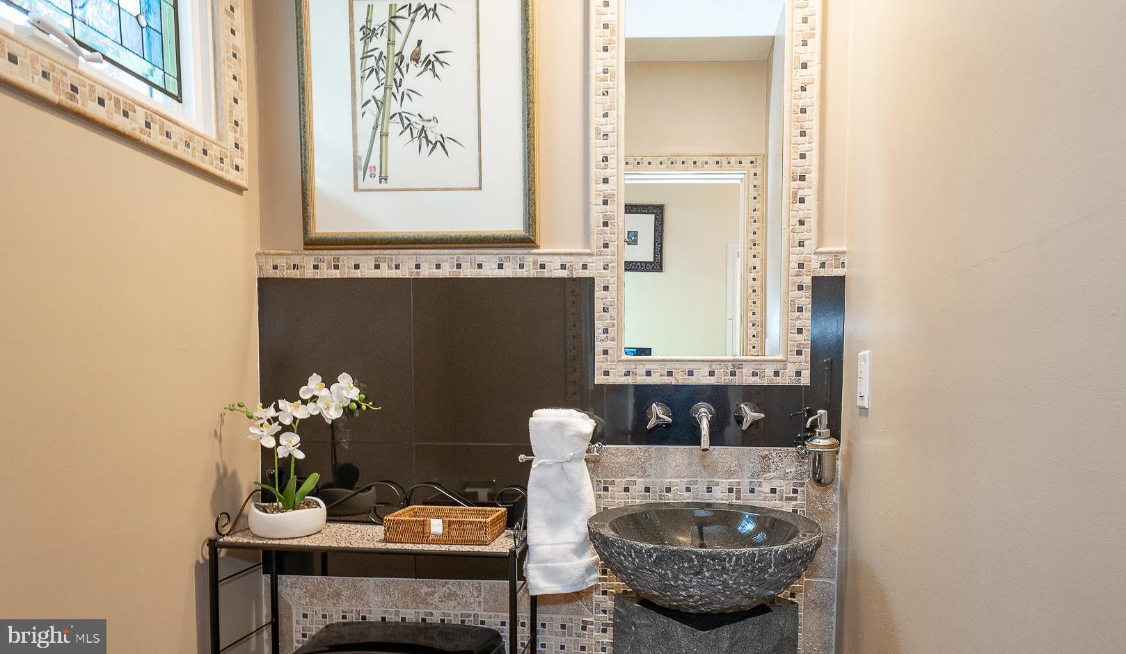 7 Brettagne, Unit 7 Devon, PA 19333 - Photo 8 of 48 Powder room