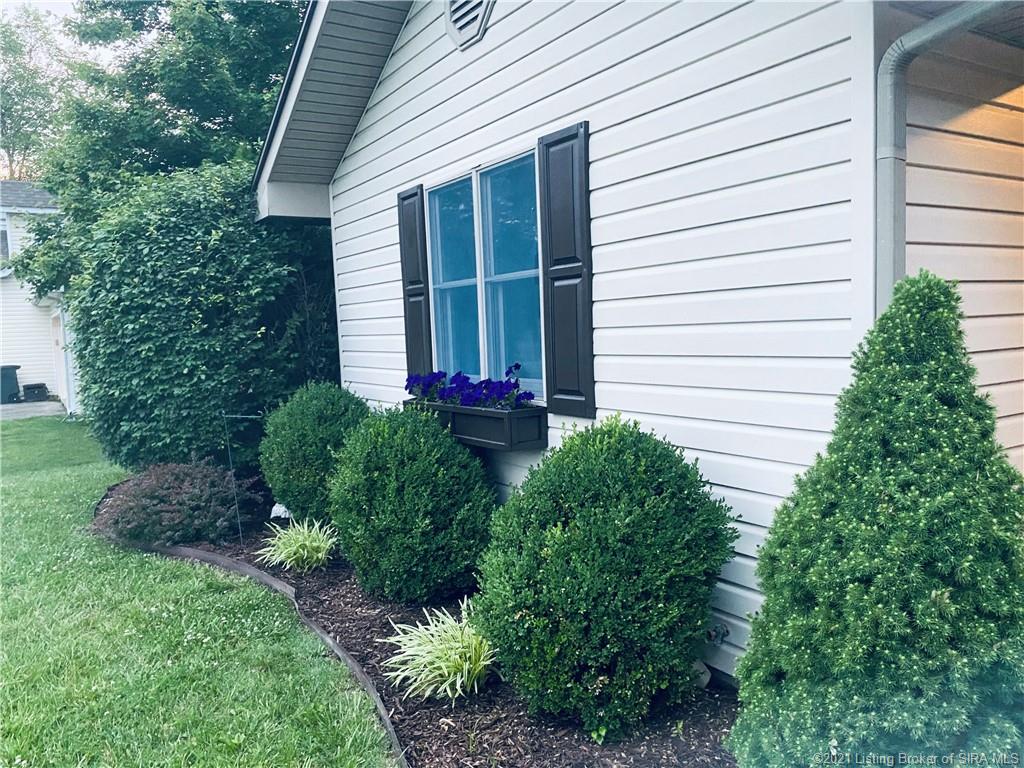 450 R C Court Madison, IN 47250 - Photo 2 of 28 Gallery Image 2