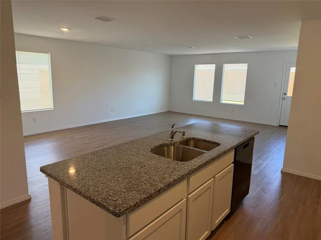 $1,800 | 330 Mahogany Lane, Princeton, TX 75407