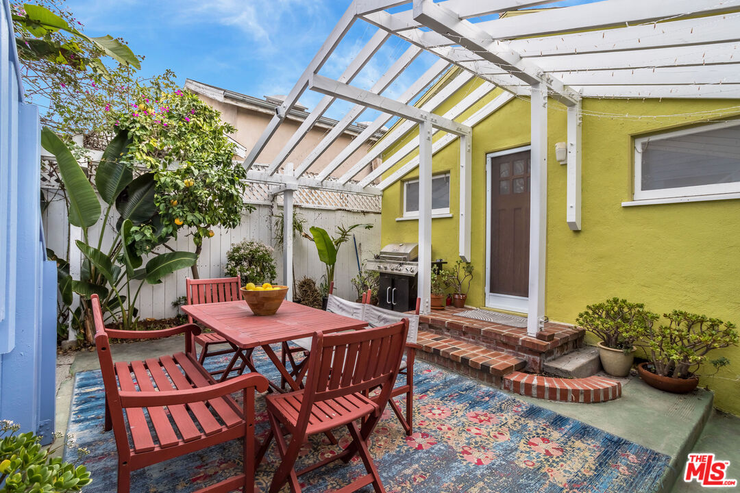 702 Angelus Place Venice, CA 90291 - Photo 14 of 14