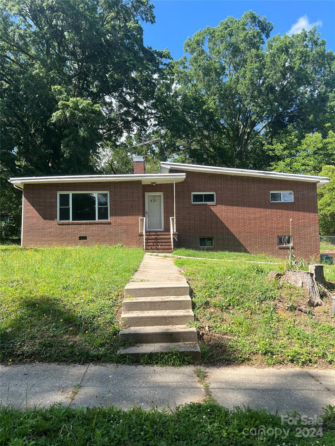 421 Montgomery Ave  