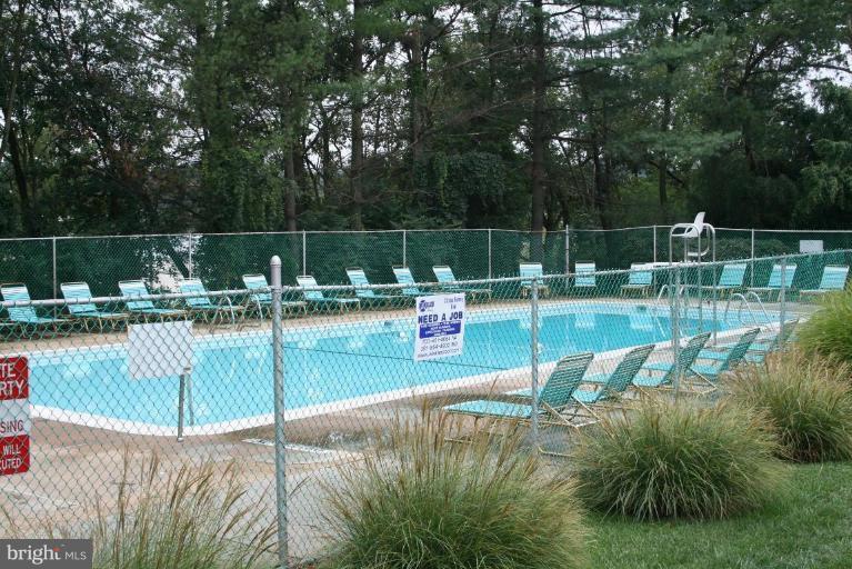 6240 Edsall Road, Unit 302 Alexandria, VA 22312 - Photo 10 of 10 Community Swimming Pool