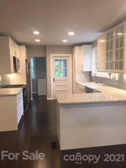 2114 Eaton Road Charlotte, NC 28205 - Photo 2 of 13 Gallery Image 2