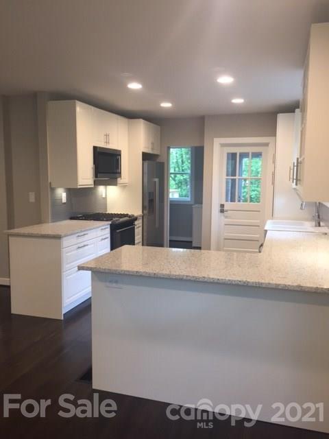 2114 Eaton Road Charlotte, NC 28205 - Photo 4 of 13 Gallery Image 4
