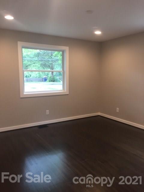 2114 Eaton Road Charlotte, NC 28205 - Photo 5 of 13 Gallery Image 5