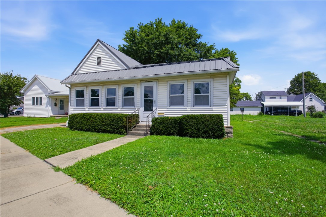 17 West State Street Charleston, IL 61920 - Photo 2 of 24 Gallery Image 2