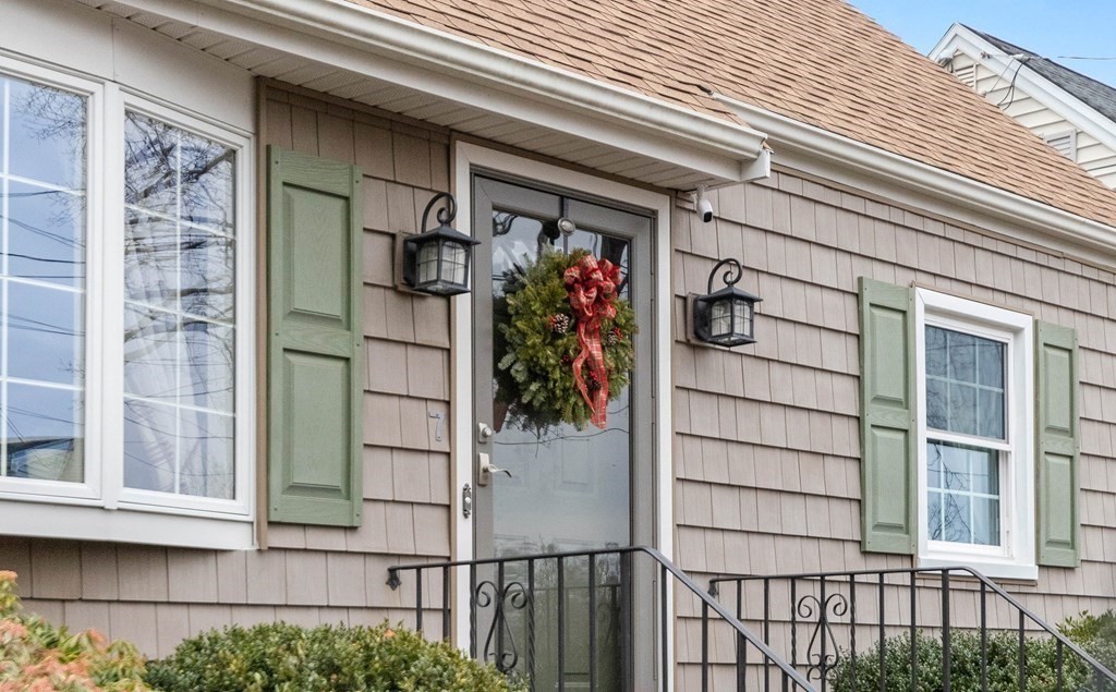 7 Taft Road Salem, MA 01970 - Photo 3 of 41 Gallery Image 3