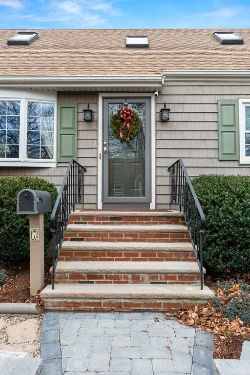 7 Taft Road Salem, MA 01970 - Photo 4 of 41 Gallery Image 4