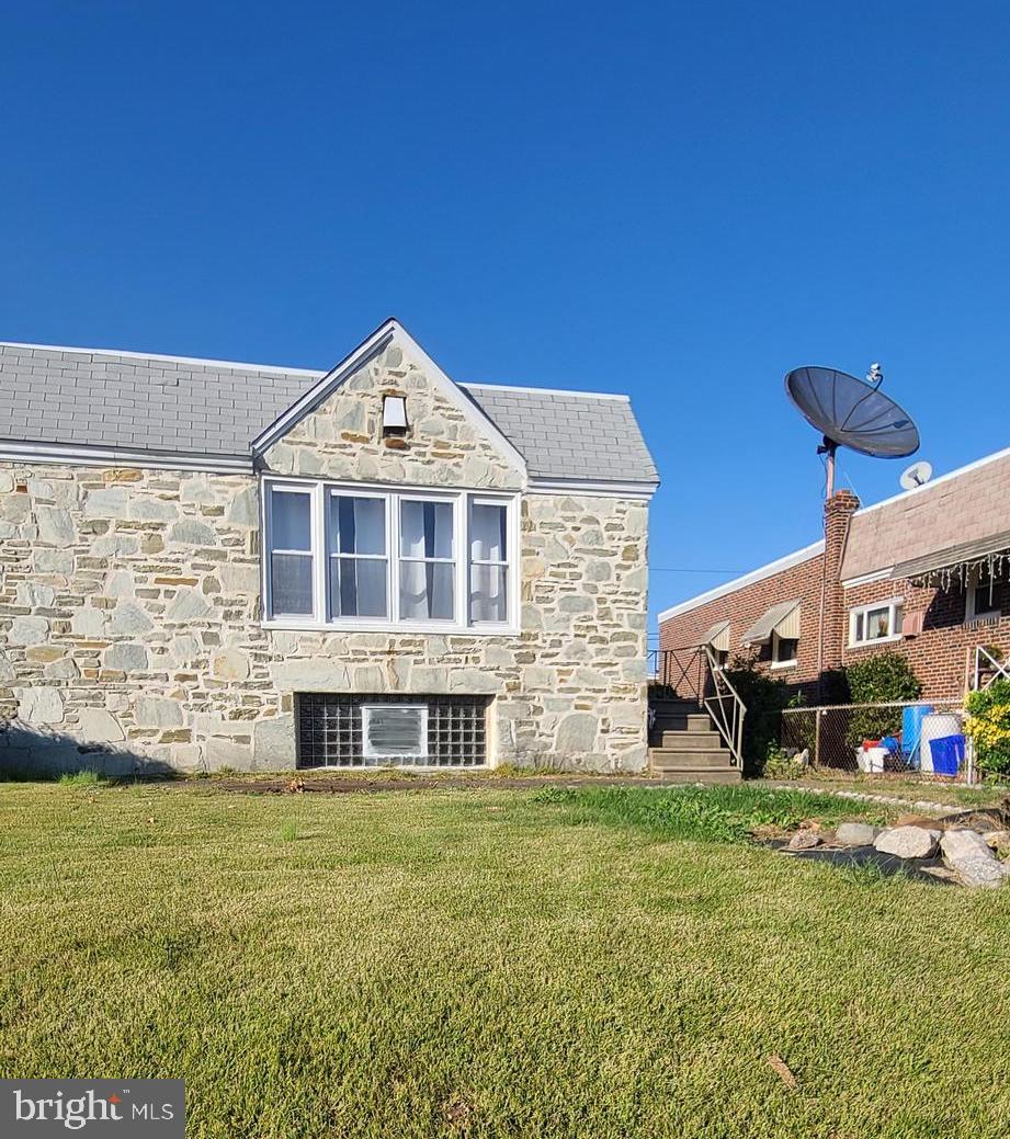 8926 Blue Grass Road Philadelphia, PA 19152 - Photo 1 of 19 Gallery Image 1