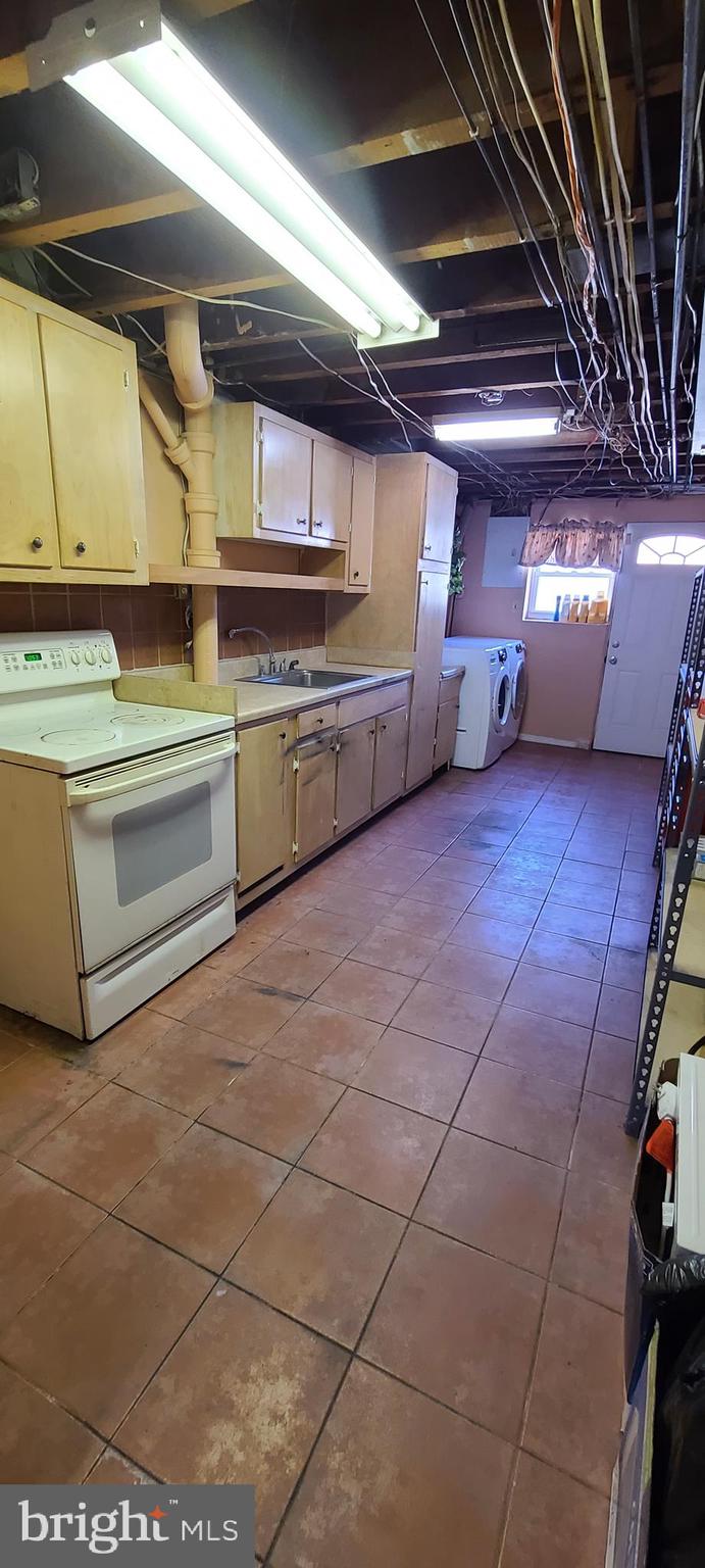 8926 Blue Grass Road Philadelphia, PA 19152 - Photo 17 of 19 Gallery Image 17