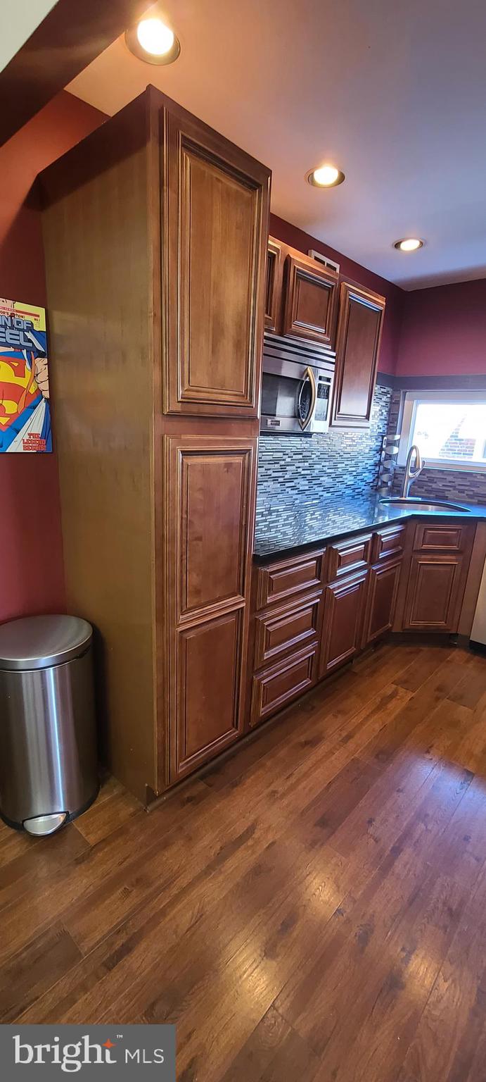 8926 Blue Grass Road Philadelphia, PA 19152 - Photo 4 of 19 Gallery Image 4