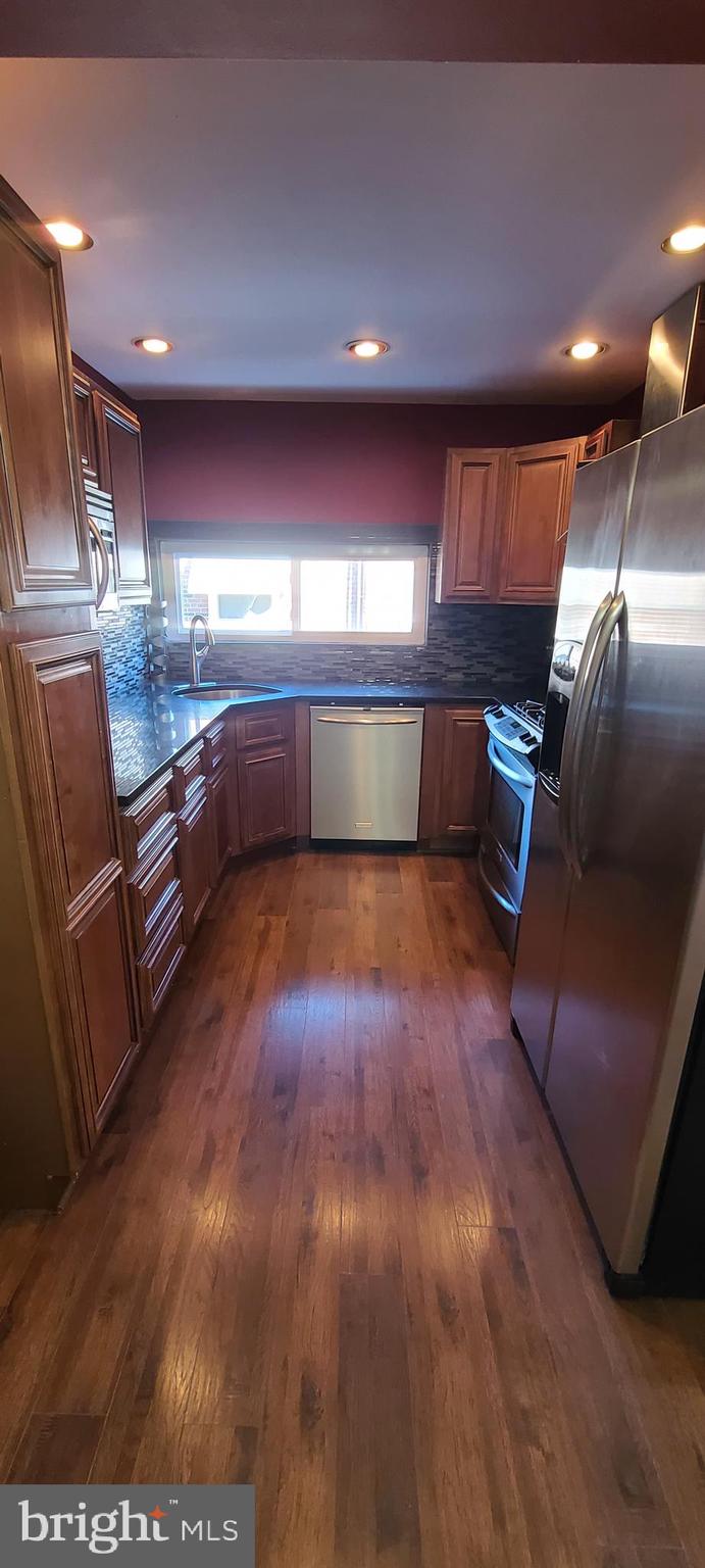 8926 Blue Grass Road Philadelphia, PA 19152 - Photo 6 of 19 Gallery Image 6