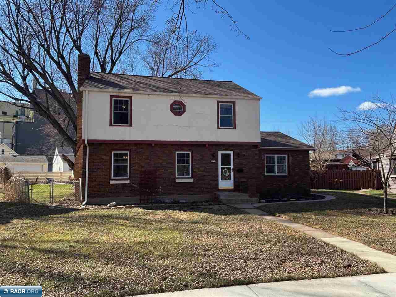 805 Minnesota Street Hibbing, MN 55746 - Photo 1 of 32
