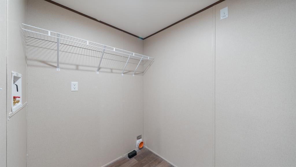 721 Queens Drive Tool, TX 75143 - Photo 20 of 30 a view of small space