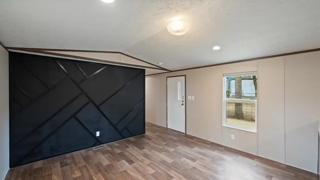 $244,900 | 721 Queens Drive, Tool, TX 75143