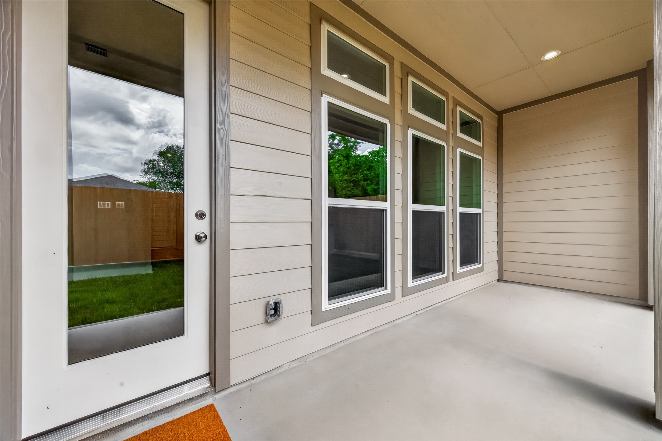 3514 Runnels Street, Unit B Houston, TX 77003 - Photo 33 of 39 Now for a closer look at the big covered patio! You can enjoy the outdoors and still have shade!