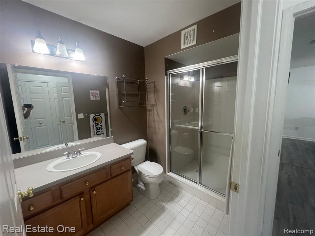 20656 Dunham Road Clinton Township, MI 48038 - Photo 21 of 36