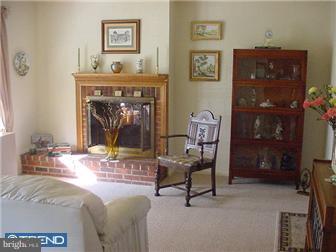 140 Laurel Road Evesham, NJ 08053 - Photo 4 of 12 Living Room