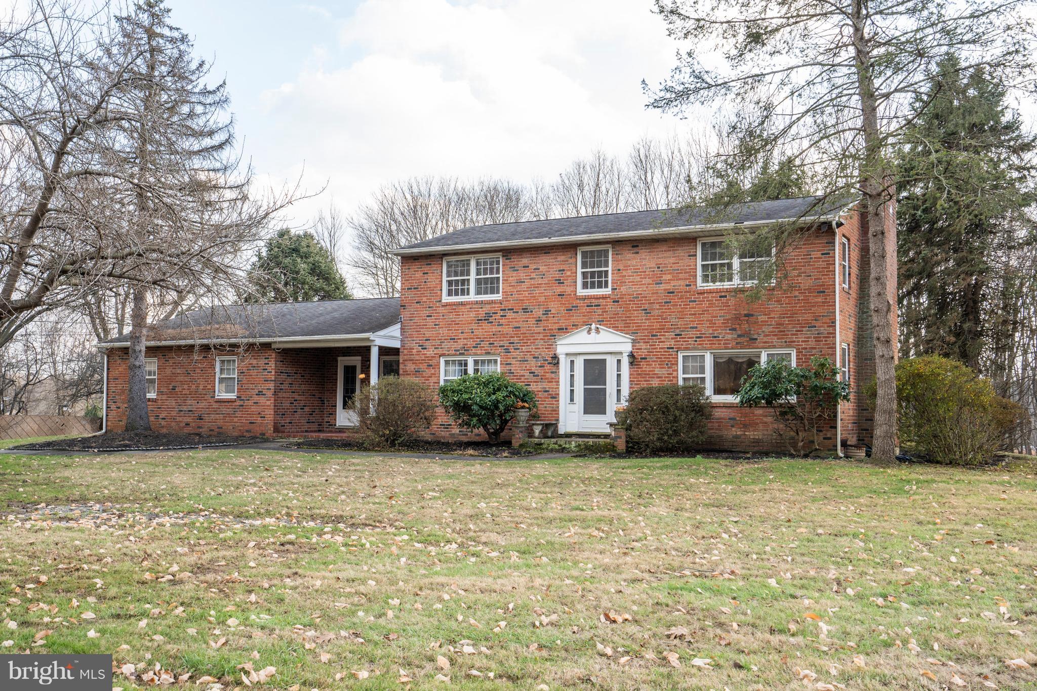 32 Chapel View Road Norristown, PA 19403 - Photo 1 of 34 Gallery Image 1