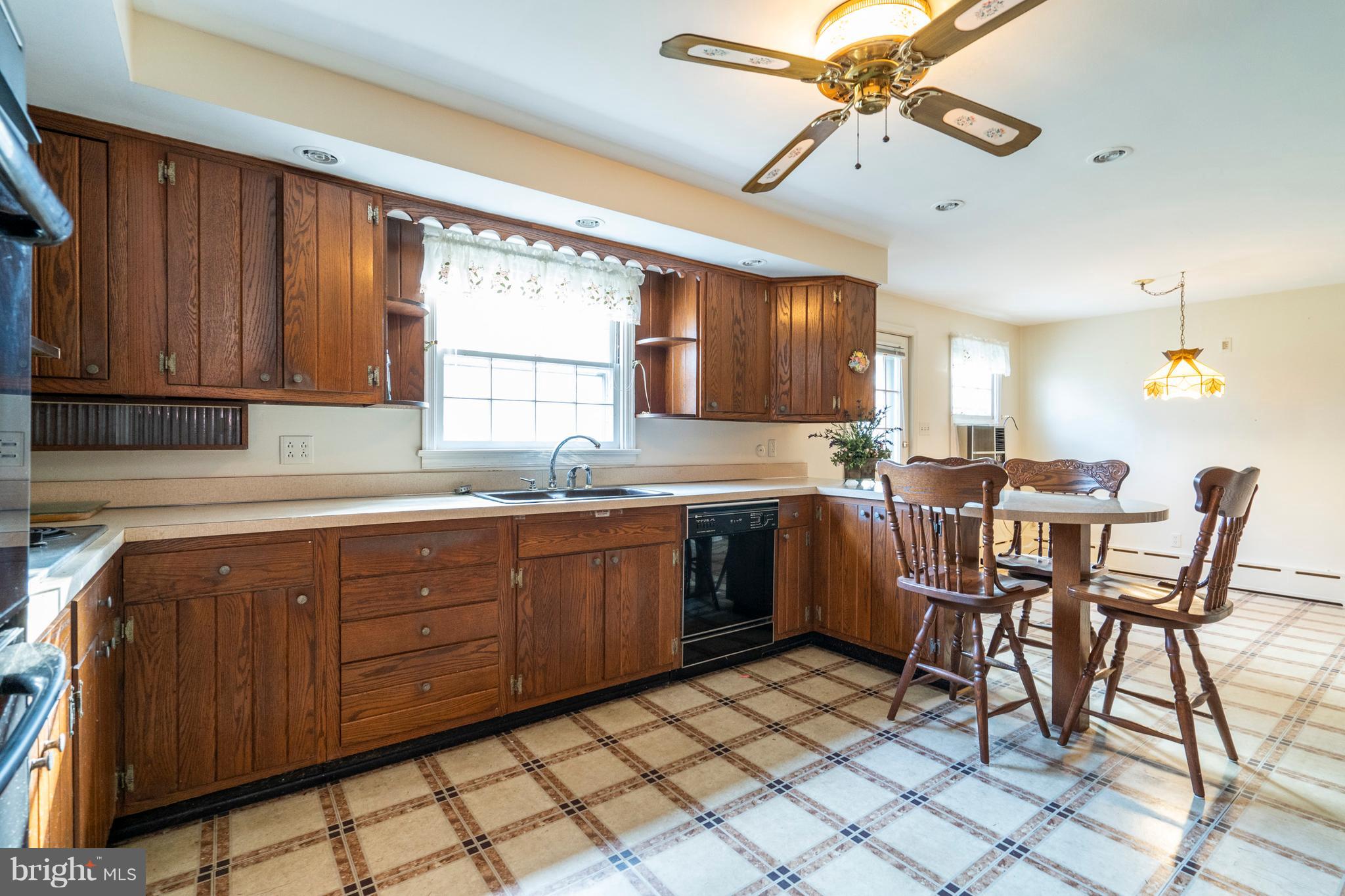32 Chapel View Road Norristown, PA 19403 - Photo 7 of 34 Gallery Image 7