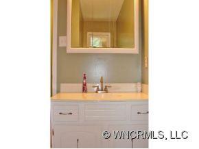 427 Reeves Cove Road Candler, NC 28715 - Photo 10 of 22 Gallery Image 10