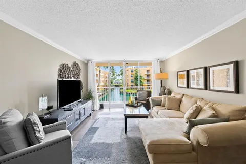 $329,000 | 1341 Southeast 3rd Avenue, Unit 206, Dania Beach, FL 33004