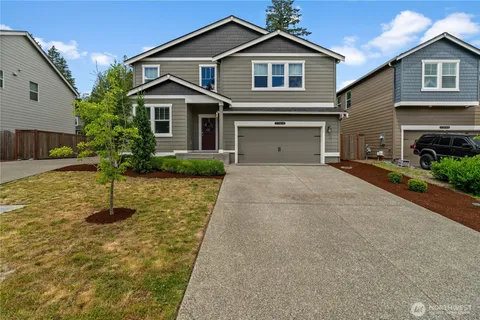 $765,000 | 17512 Crossing Drive East, Puyallup, WA 98374