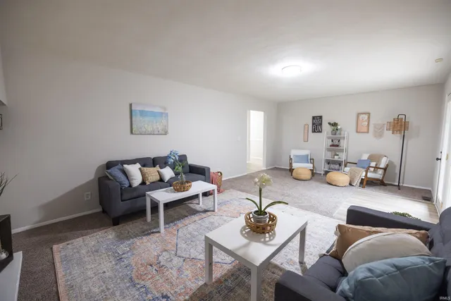 $264,900 | 4001 South Whitney Road, Selma, IN 47383