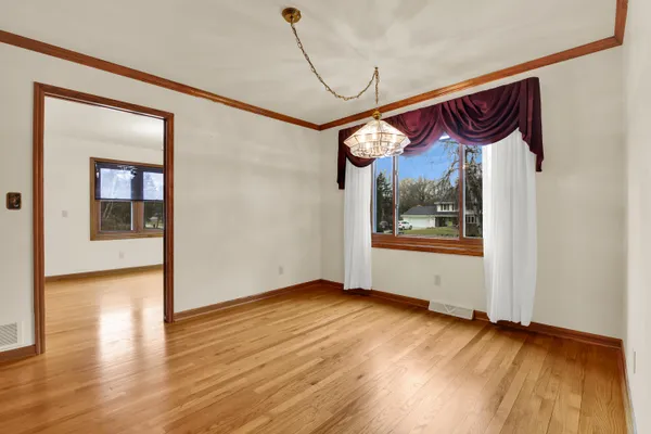 $625,000 | 4916 South 82nd Street, Greenfield, WI 53220