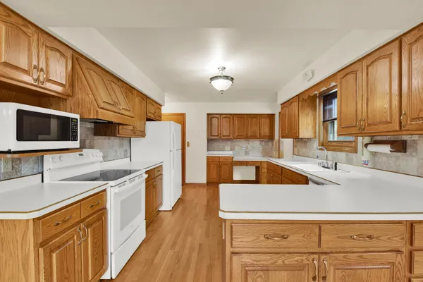 $625,000 | 4916 South 82nd Street, Greenfield, WI 53220
