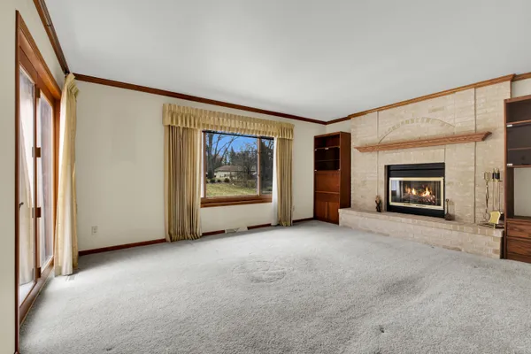 $625,000 | 4916 South 82nd Street, Greenfield, WI 53220
