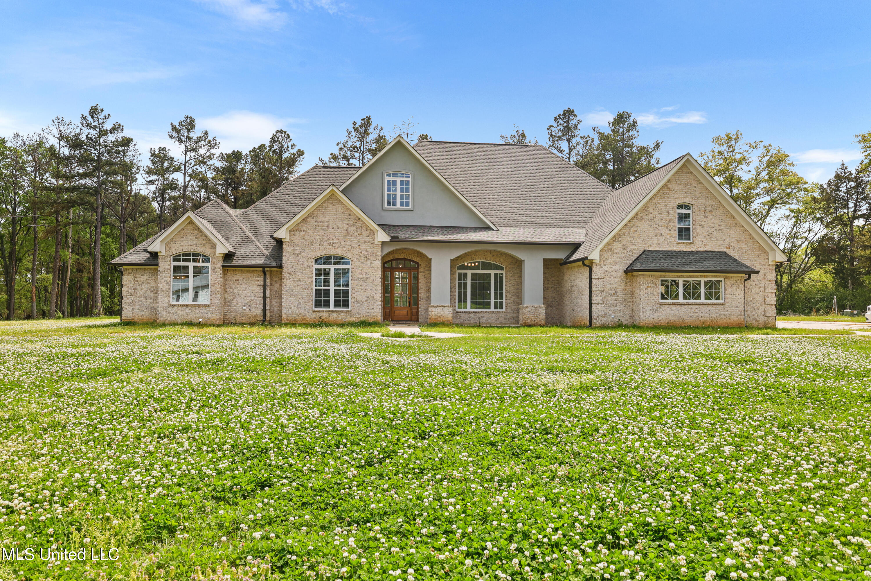 744 Georgetown Street Hazlehurst, MS 39083 - Photo 27 of 27 744 Front of House