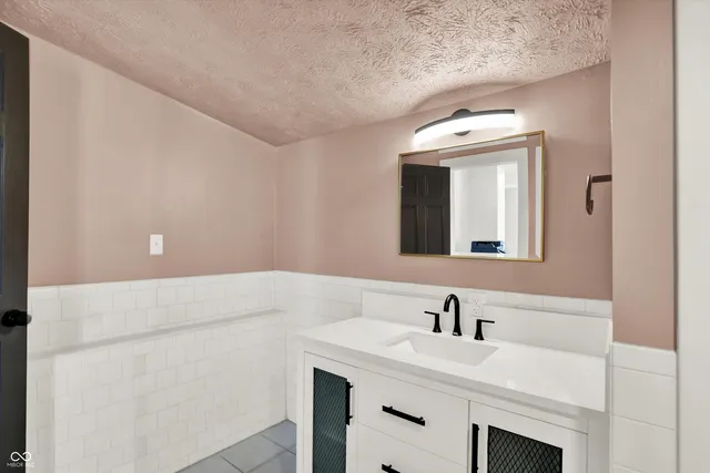 $2,500 | 6543 Ferguson Street, Indianapolis, IN 46220