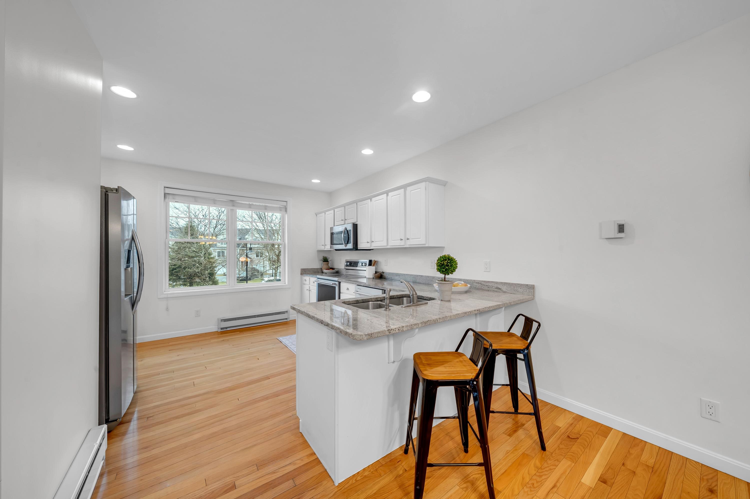 131 Court Street, Unit 17 Exeter, NH 03833 - Photo 8 of 41