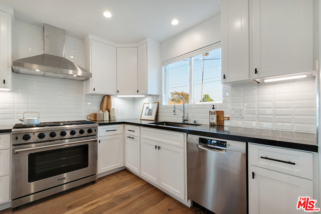 3650 Buckingham Road Los Angeles, CA 90016 - Photo 11 of 27