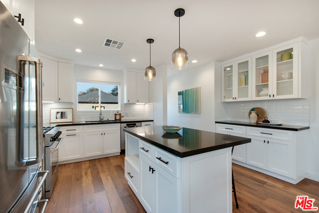 3650 Buckingham Road Los Angeles, CA 90016 - Photo 13 of 27