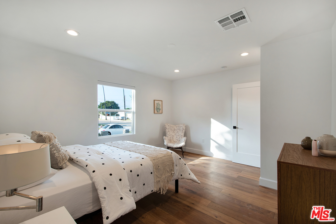 3650 Buckingham Road Los Angeles, CA 90016 - Photo 15 of 27