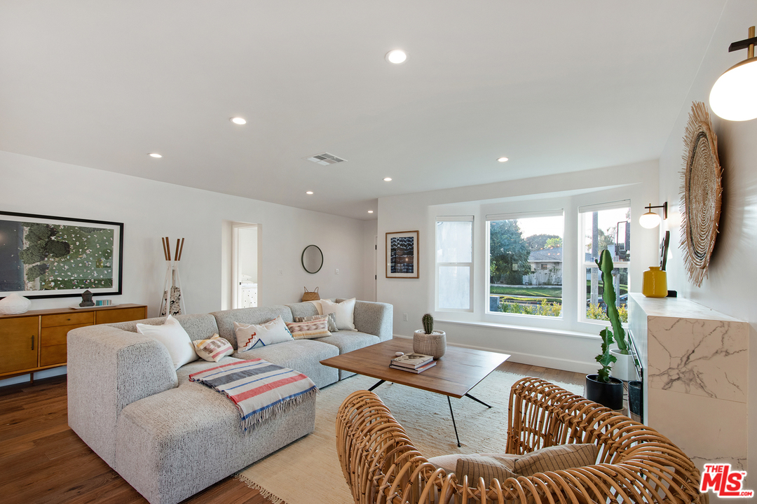 3650 Buckingham Road Los Angeles, CA 90016 - Photo 6 of 27