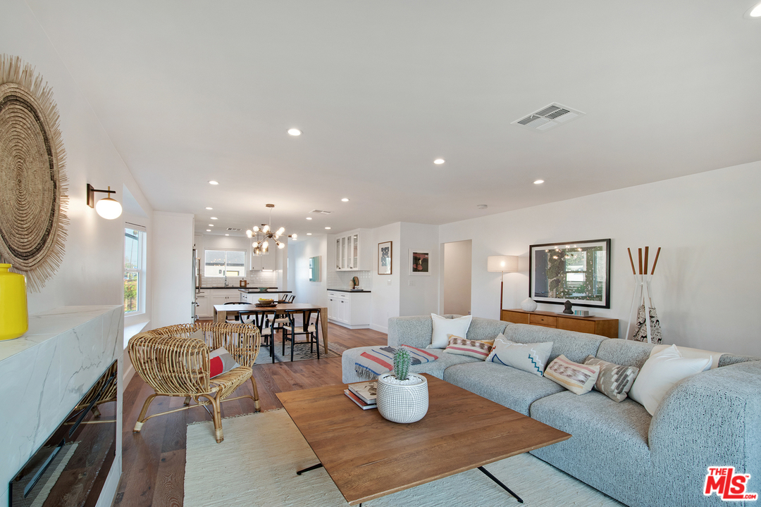 3650 Buckingham Road Los Angeles, CA 90016 - Photo 7 of 27