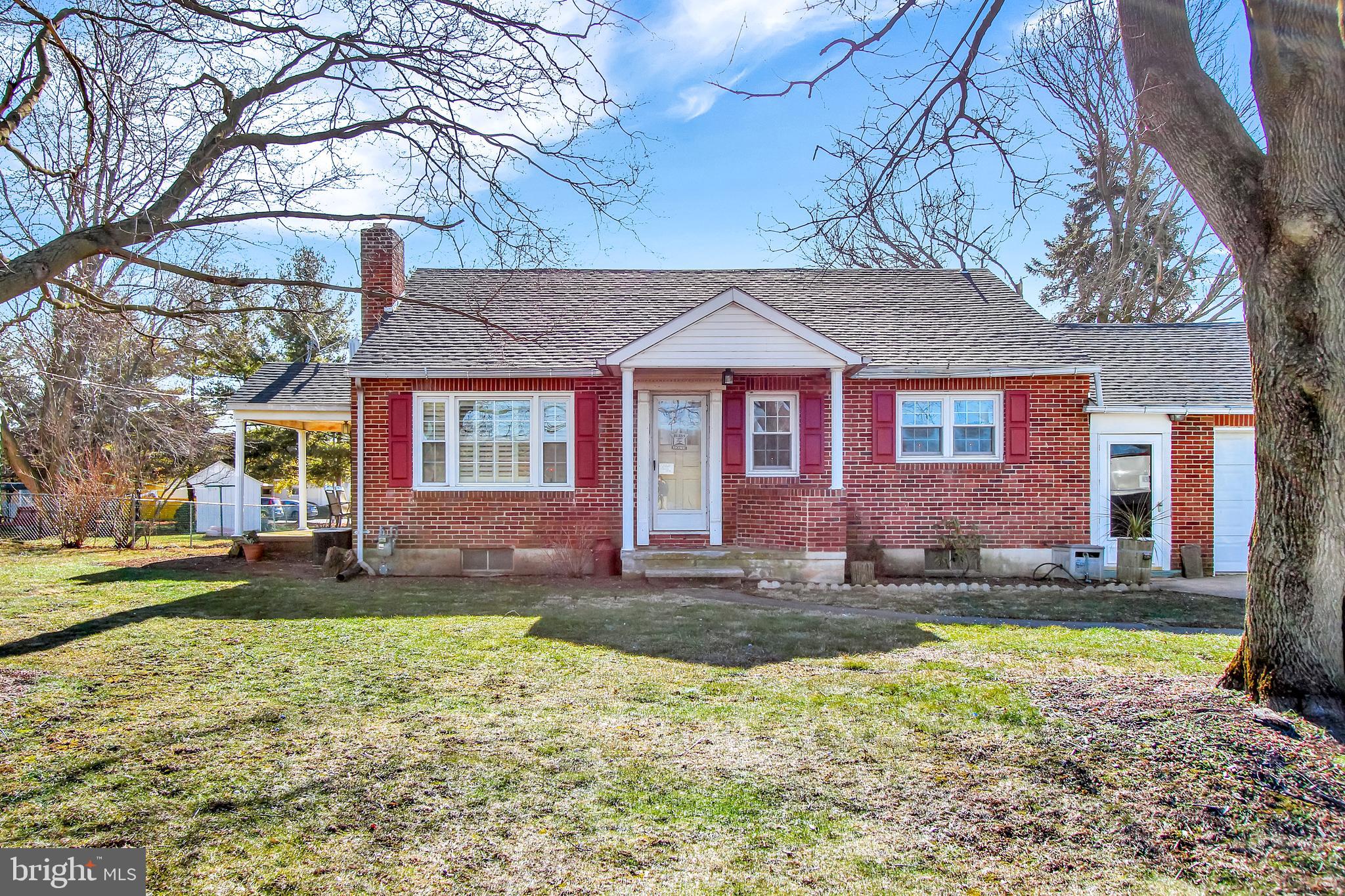 1640 Loucks Road York, PA 17408 - Photo 2 of 25 Gallery Image 2
