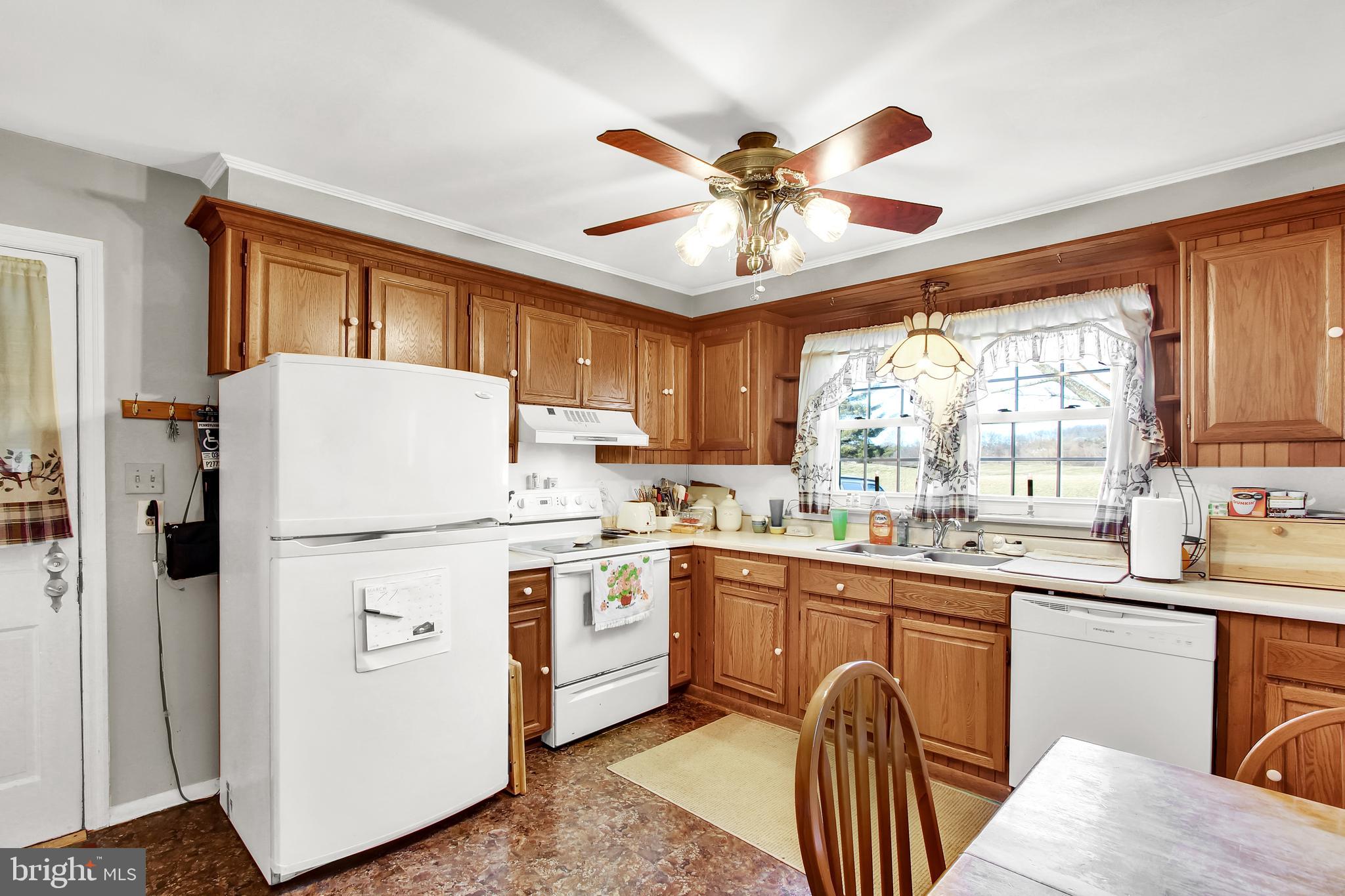 1640 Loucks Road York, PA 17408 - Photo 8 of 25 Gallery Image 8