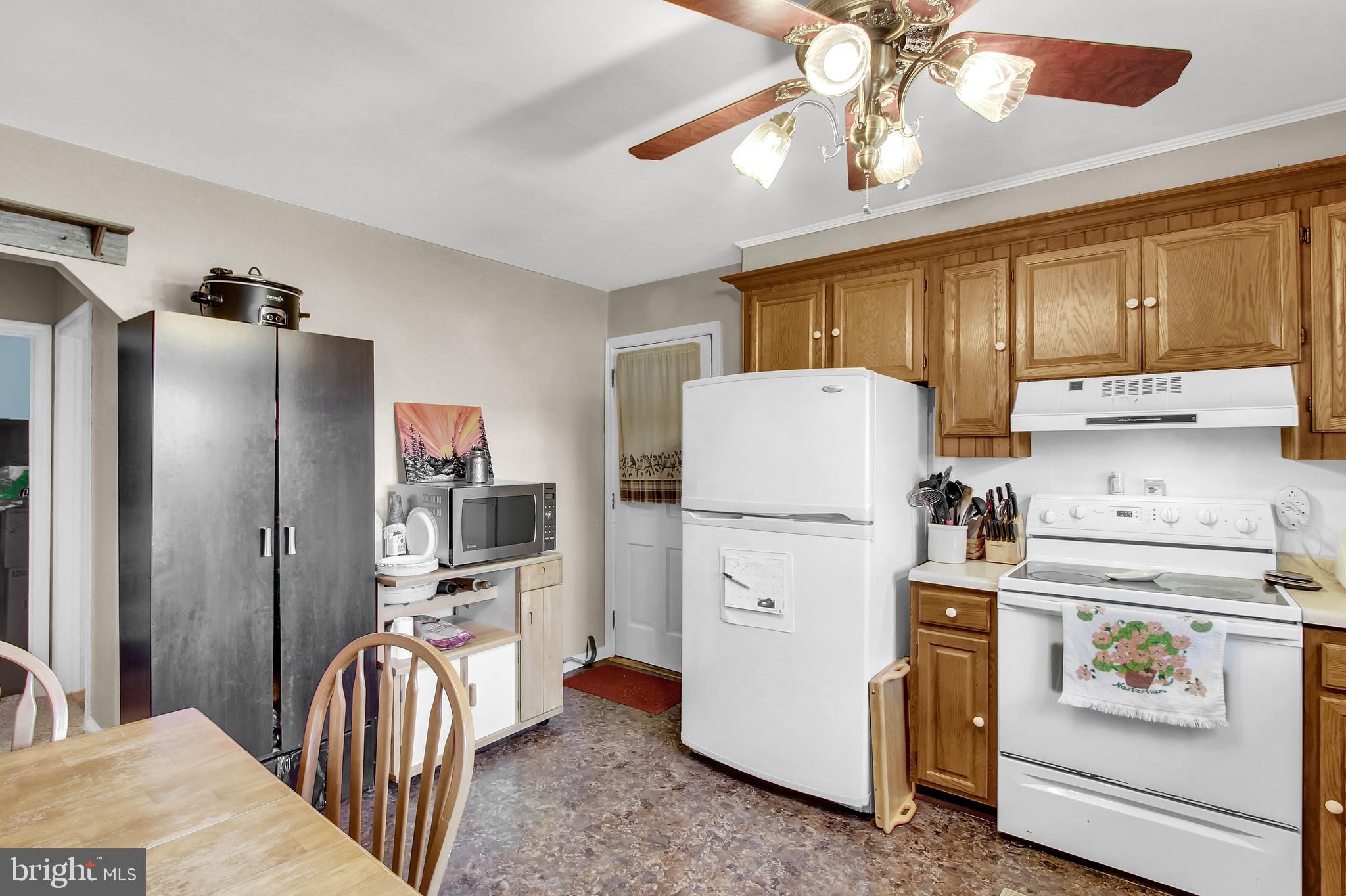 1640 Loucks Road York, PA 17408 - Photo 10 of 25 Gallery Image 10